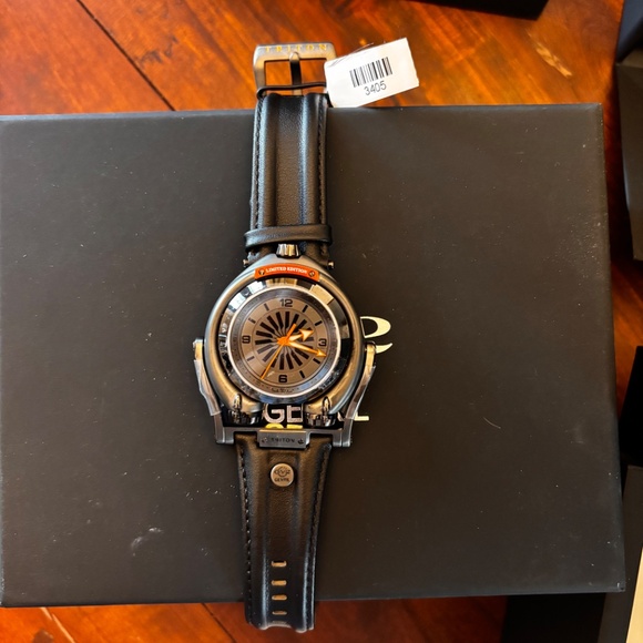 GV2 Triton Automatic - Limited Edition - Picture 5 of 6